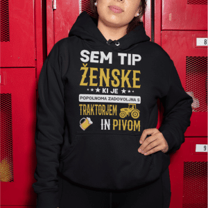 Kapucar Sem Tip Ženske Ki Je Popolnoma Zadovoljna s Traktorjem In Pivom — tisk na majico