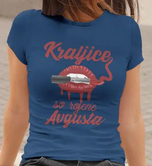 Majica Kraljice So Rojene Avgusta — detajl natisa