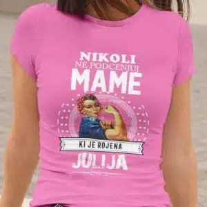 Majica Ne Podcenjuj Mame Julija — detajl natisa