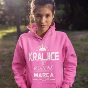 Kapucar Kraljice So Rojene Marca — tisk na majico