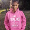 Kapucar Kraljice So Rojene April — tisk na majico