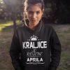 pullover.hoodie.mockup.of_.a.young_.woman_.with_.a.cute_.messy_.bun_.hairstyle.23276.98 Kapucar Kraljice So Rojene April — različica 3