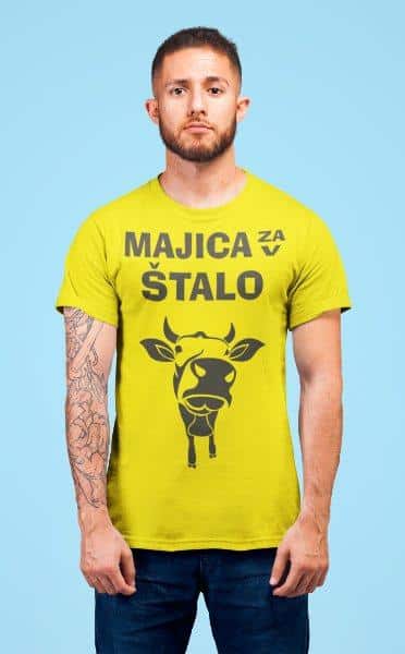 t-shirt-mockup-of-a-redhead-man-with-tattoos-standing-in-a-studio-22340 (1) Majica Za V Štalo — različica 5