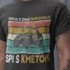 Majica Pusti Da Te Zorje Profesionalec, Spi s Kmetom — tisk na majico