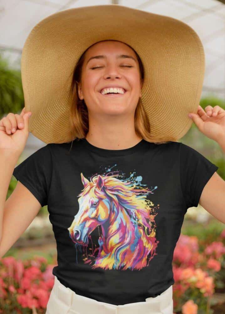 t-shirt-mockup-of-a-happy-woman-wearing-a-large-sun-hat-22504 (7) Barviti konj — različica 7