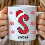 Skodelica - Božična kapica + snežinke z imenom — tisk na majico