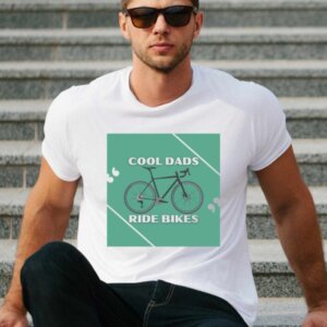 Majica cool dads ride bikes — detajl natisa